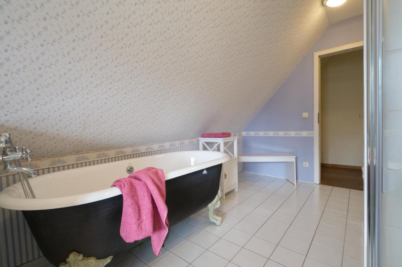 Reetdachhaus Mit Grossem Garten Und Kamin Marlow Kültér fotó